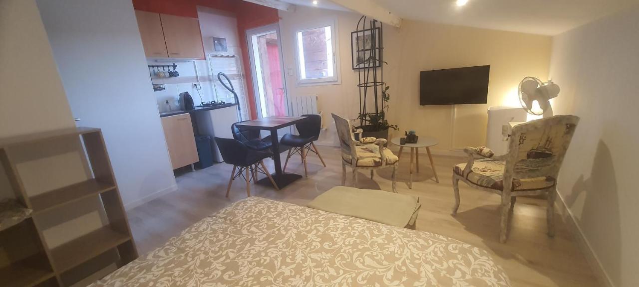 Hotel Chez Franck à Saint-Martin-de-Valgalgues Extérieur photo
