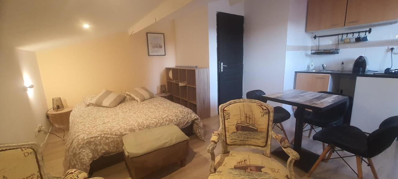 Hotel Chez Franck à Saint-Martin-de-Valgalgues Extérieur photo