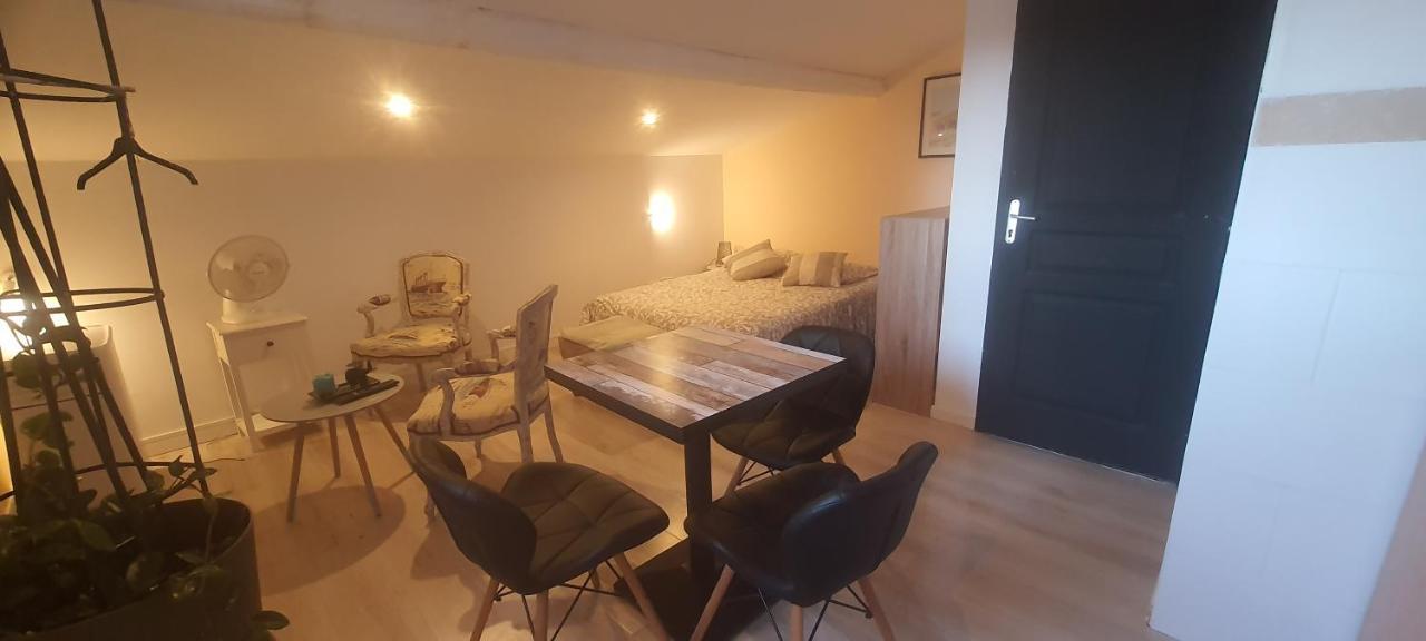 Hotel Chez Franck à Saint-Martin-de-Valgalgues Extérieur photo