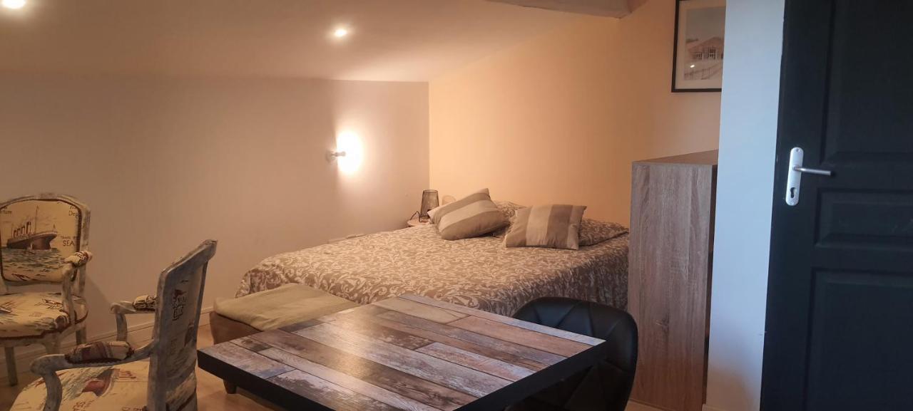 Hotel Chez Franck à Saint-Martin-de-Valgalgues Extérieur photo